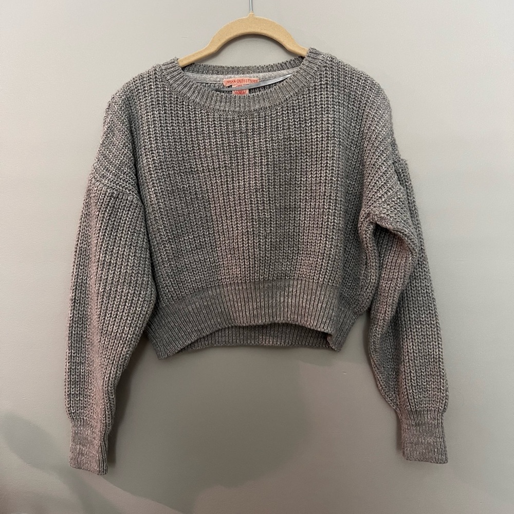 urban outfitters gray cropped sweater